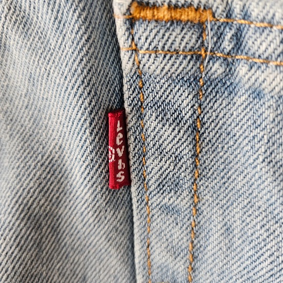 Levi's 501 Light Wash Distressed Denim Shorts Men's Size 34 Cutoff Raw Hem - Picture 10 of 11